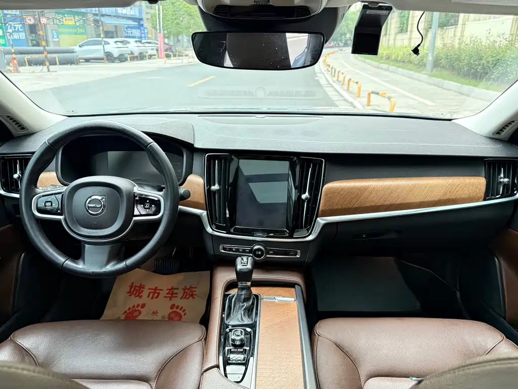 Volvo S90 — фото 10