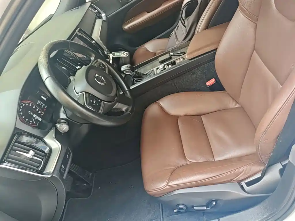Volvo S60 — фото 15