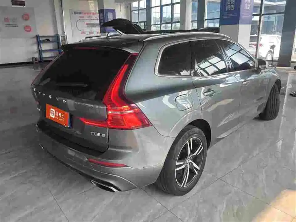 Volvo XC60 — фото 2