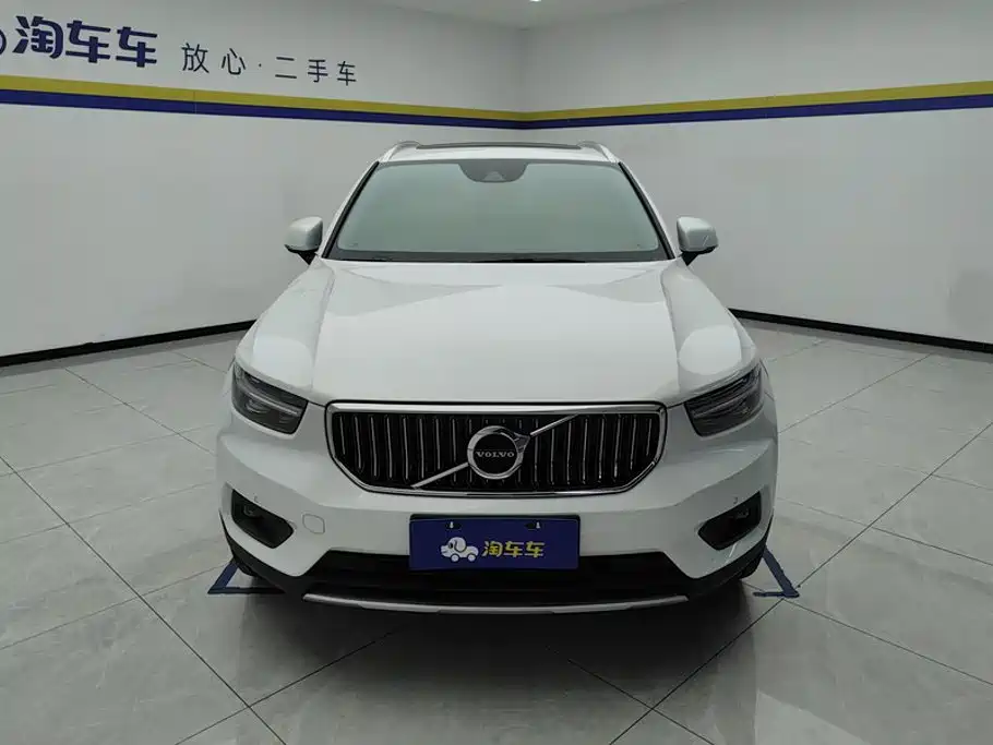 Volvo XC40 — фото 2