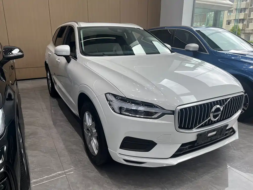 Volvo XC60 — фото 3