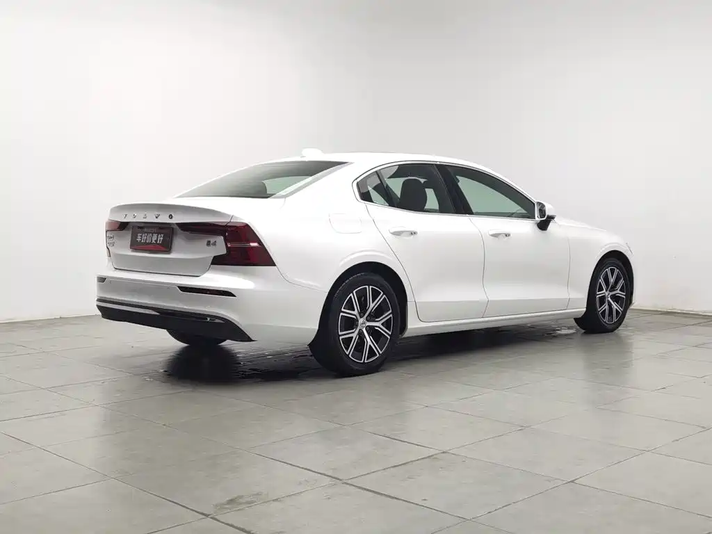 Volvo S60 — фото 2