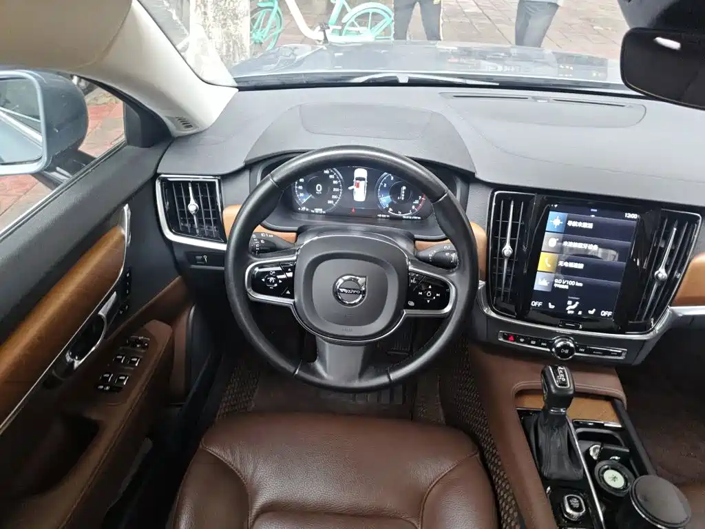 Volvo S90 — фото 3