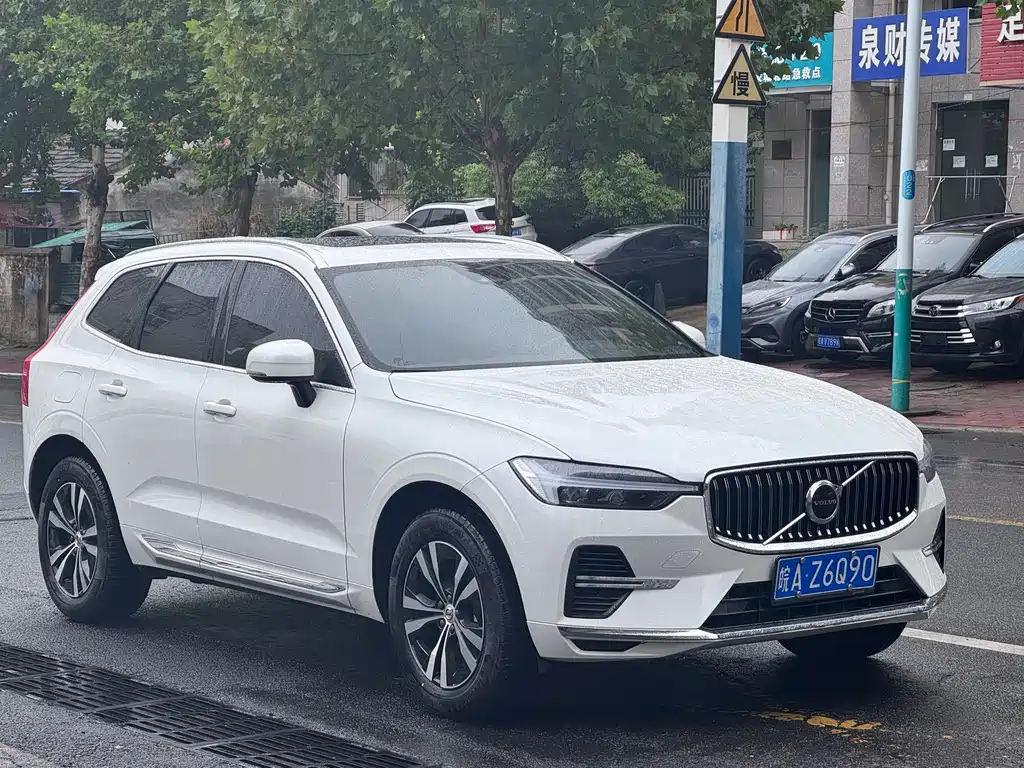 Volvo XC60 — фото 3