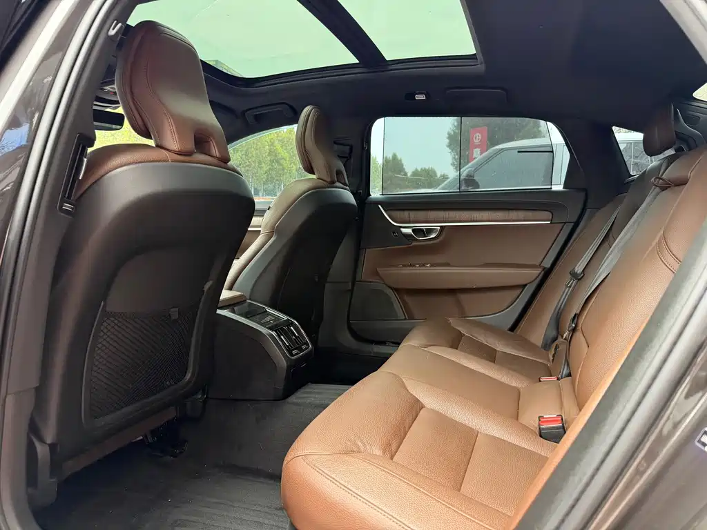 Volvo S90 — фото 8