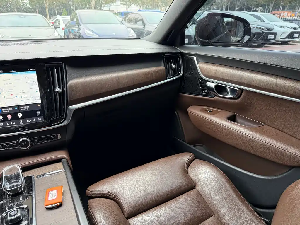 Volvo S90 — фото 10