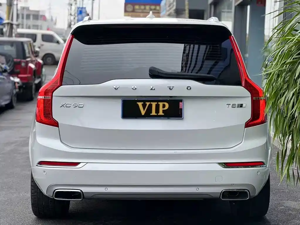 Volvo XC90 PHEV — фото 8