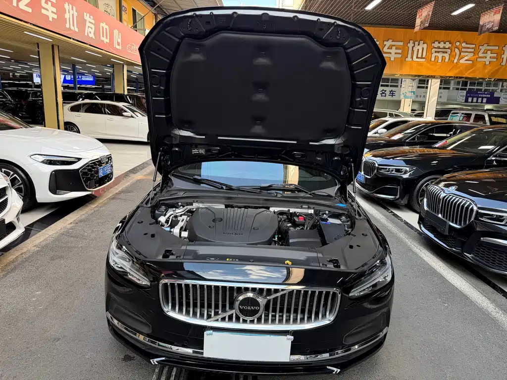 Volvo S90 — фото 33