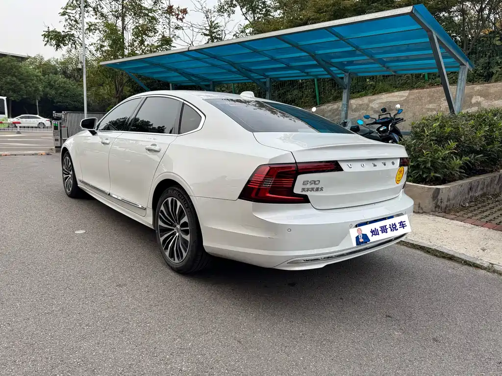 Volvo S90 — фото 3