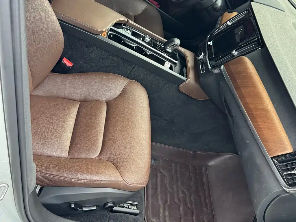Volvo S90 — фото 8