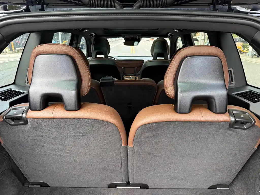 Volvo XC90 — фото 18