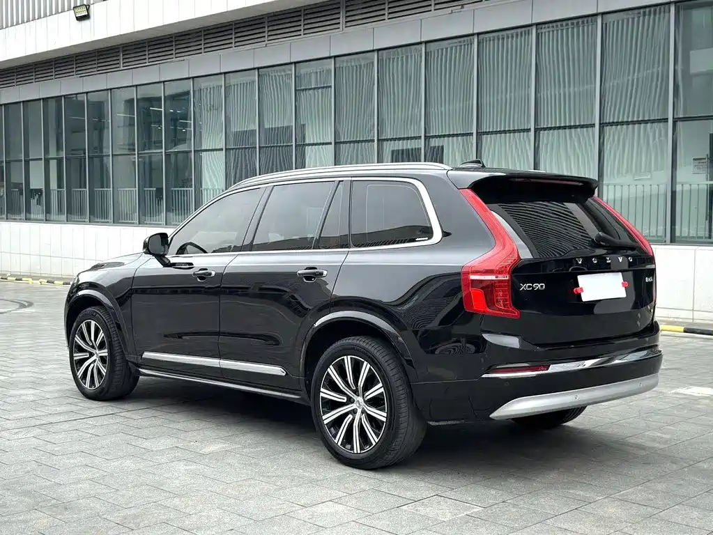 Volvo XC90 — фото 10