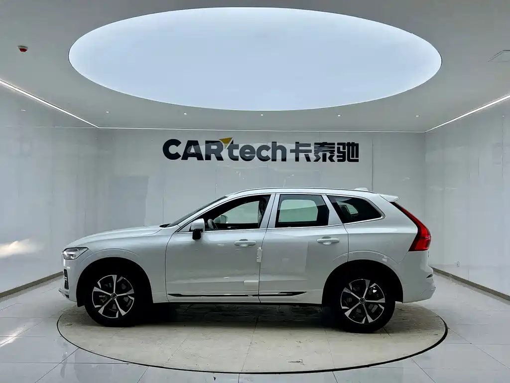 Volvo XC60 — фото 5