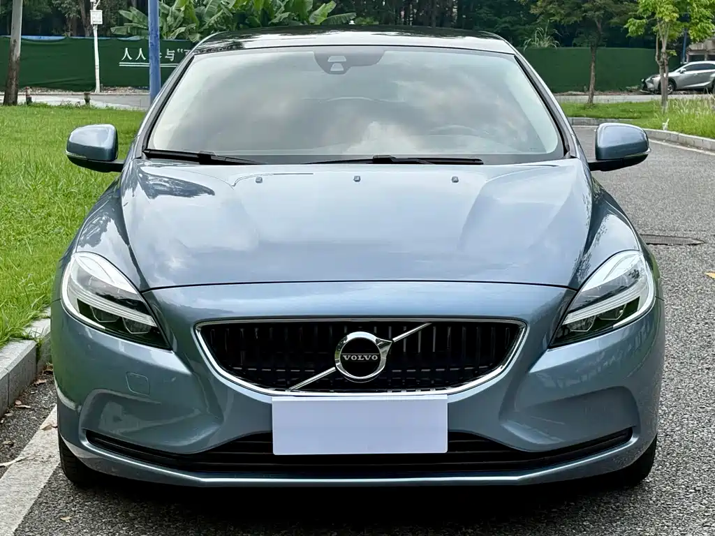 Volvo V40 — фото 2