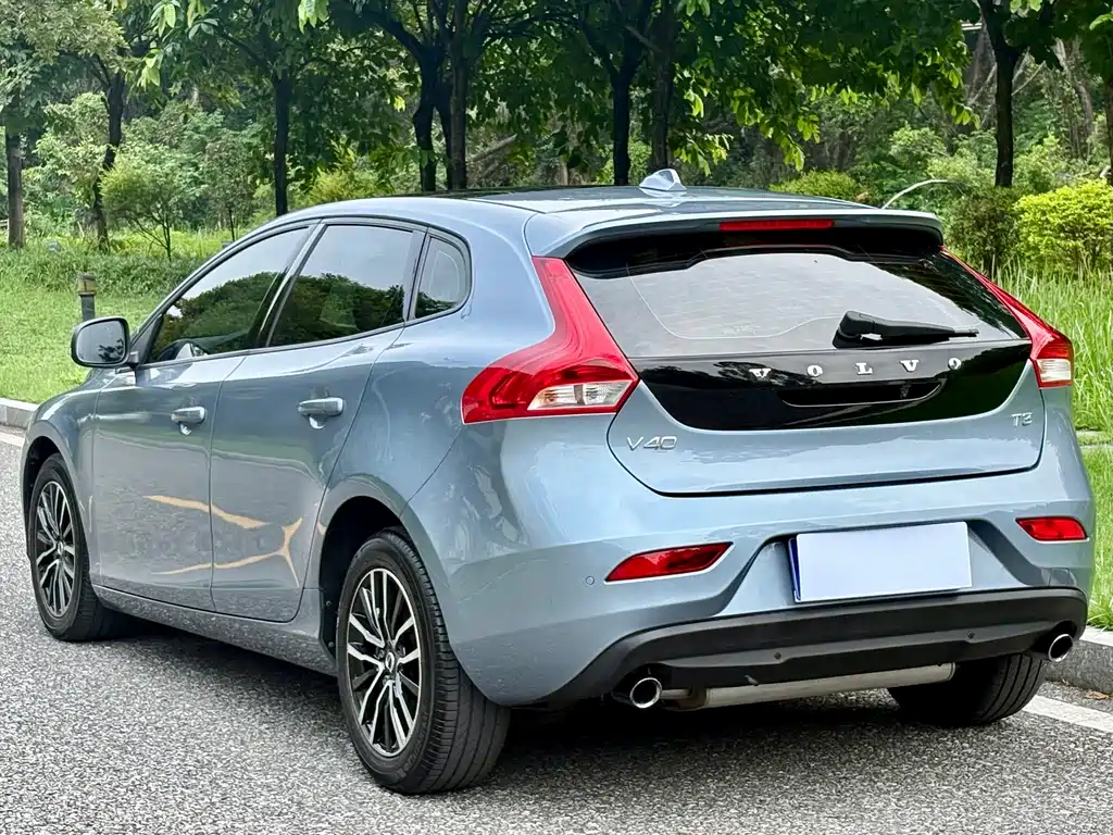 Volvo V40 — фото 4