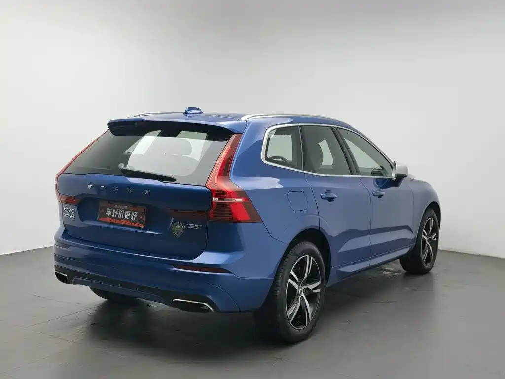 Volvo XC60 — фото 2