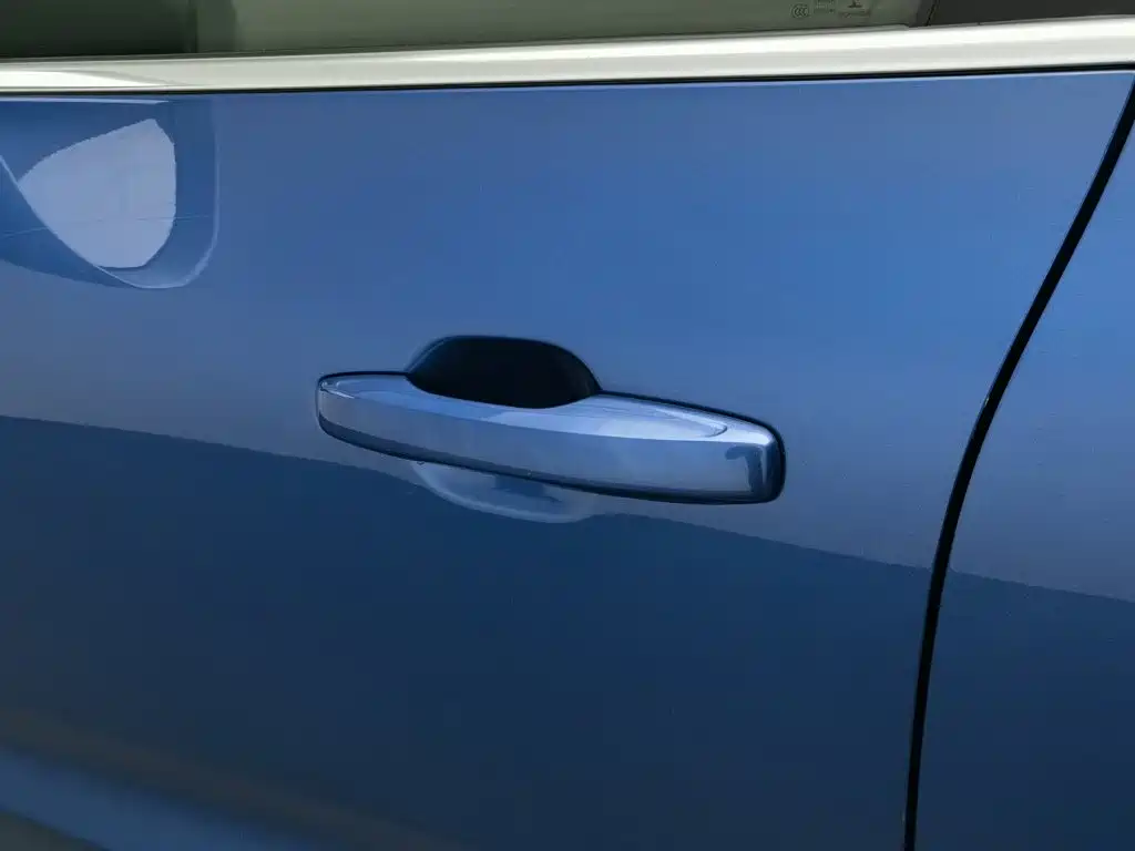 Volvo XC60 — фото 18