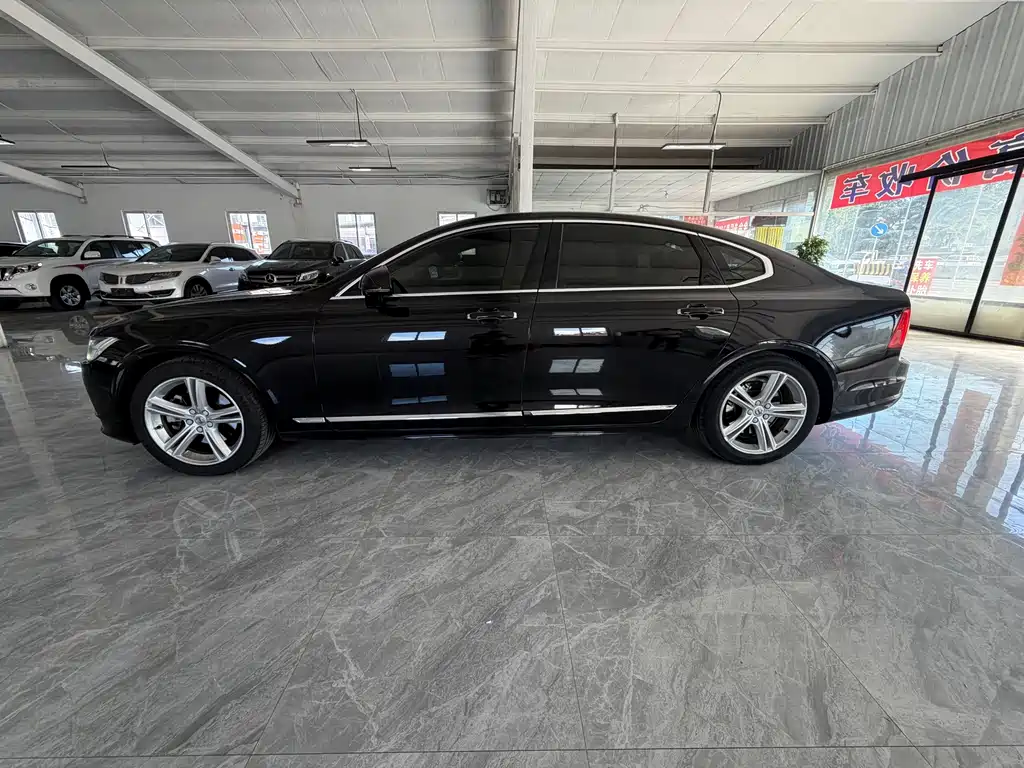 Volvo S90 — фото 3