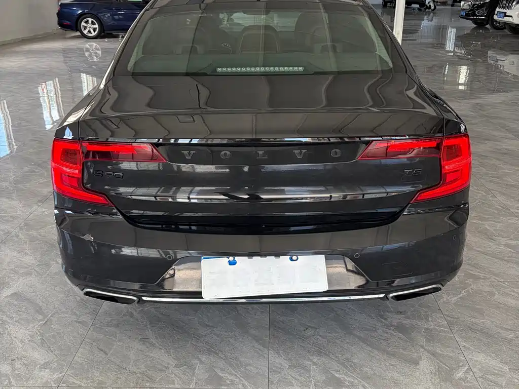 Volvo S90 — фото 4