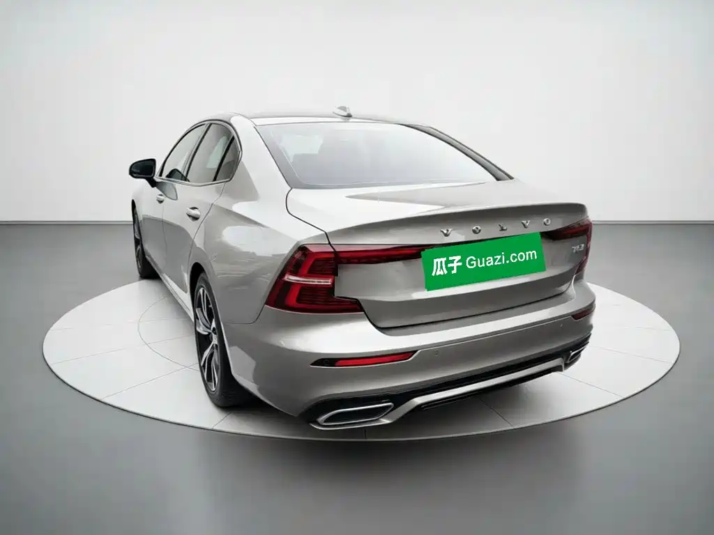 Volvo S60 — фото 4