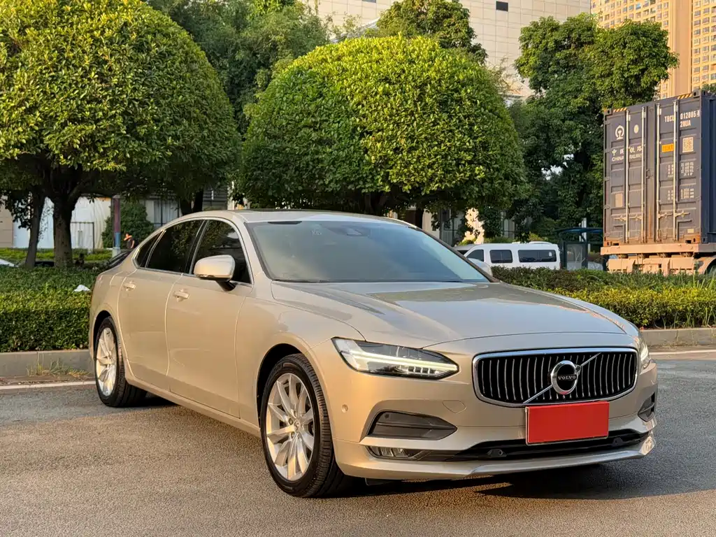 Volvo S90 — фото 3
