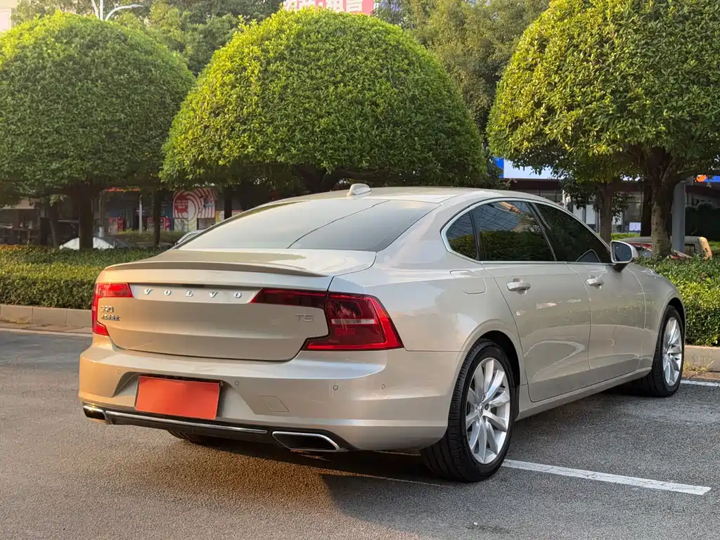 Volvo S90 — фото 4