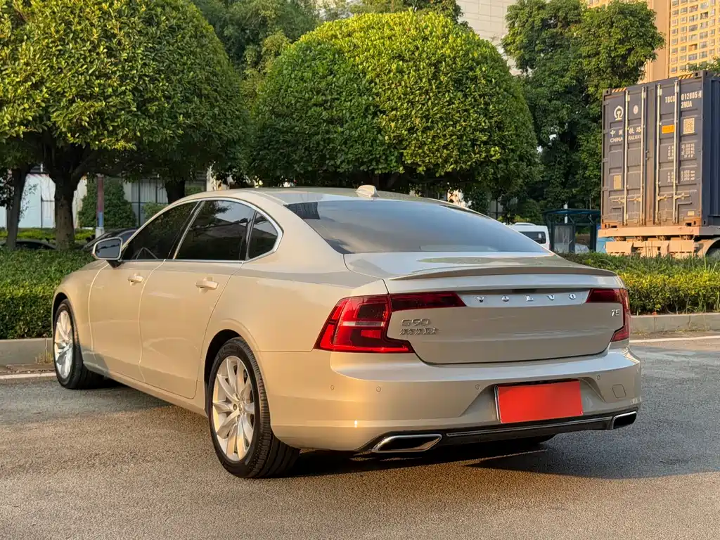 Volvo S90 — фото 6