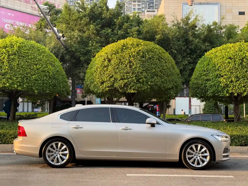 Volvo S90 — фото 7