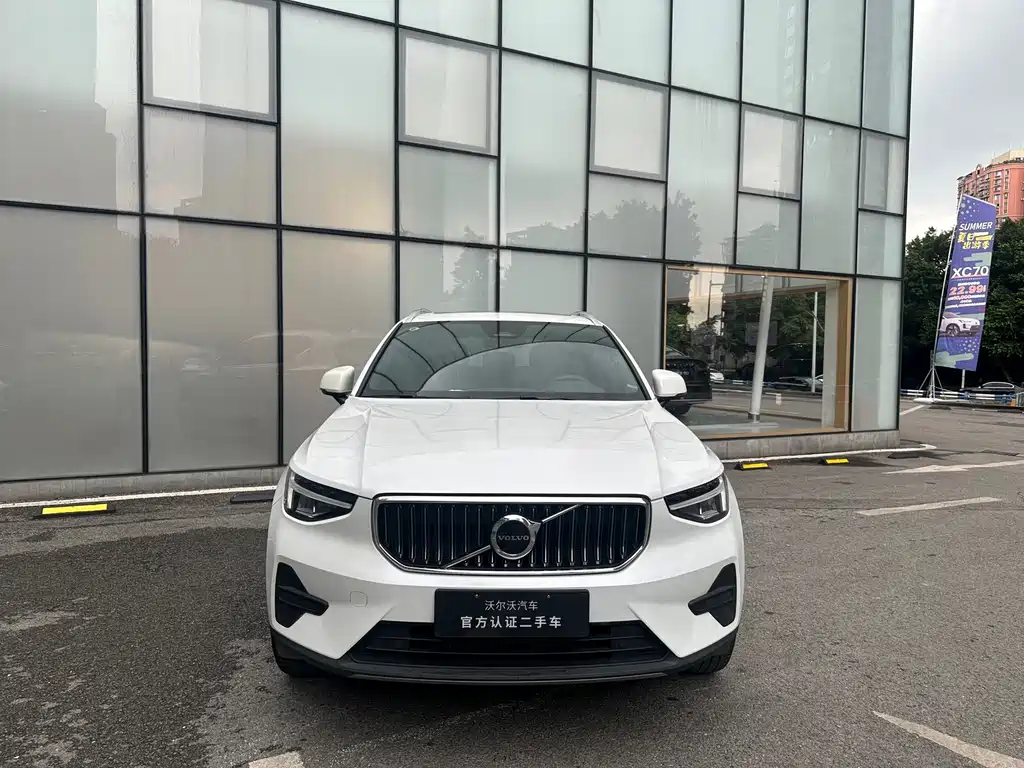Volvo XC40 — фото 2