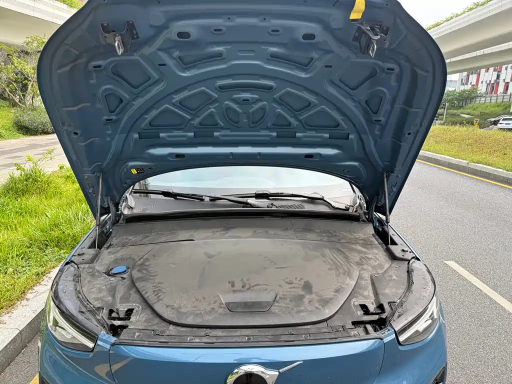 Volvo C40 — фото 17