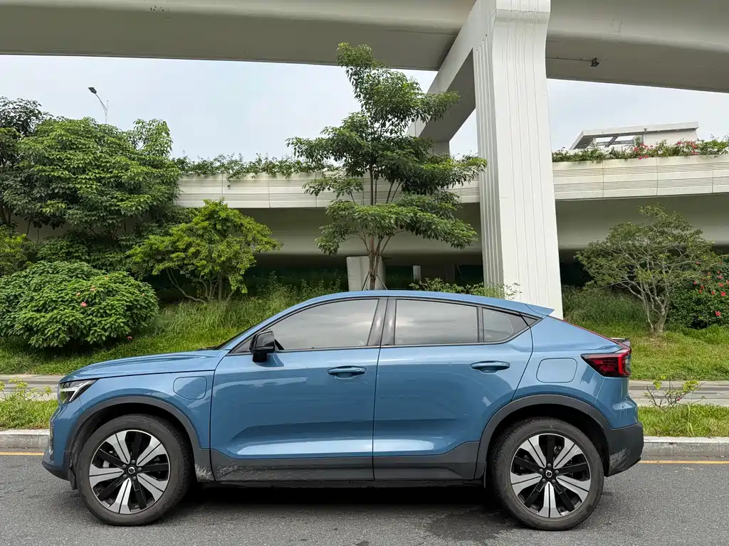 Volvo C40 — фото 7