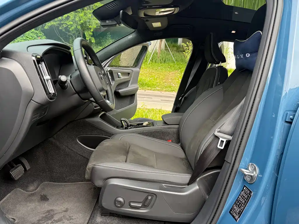 Volvo C40 — фото 10