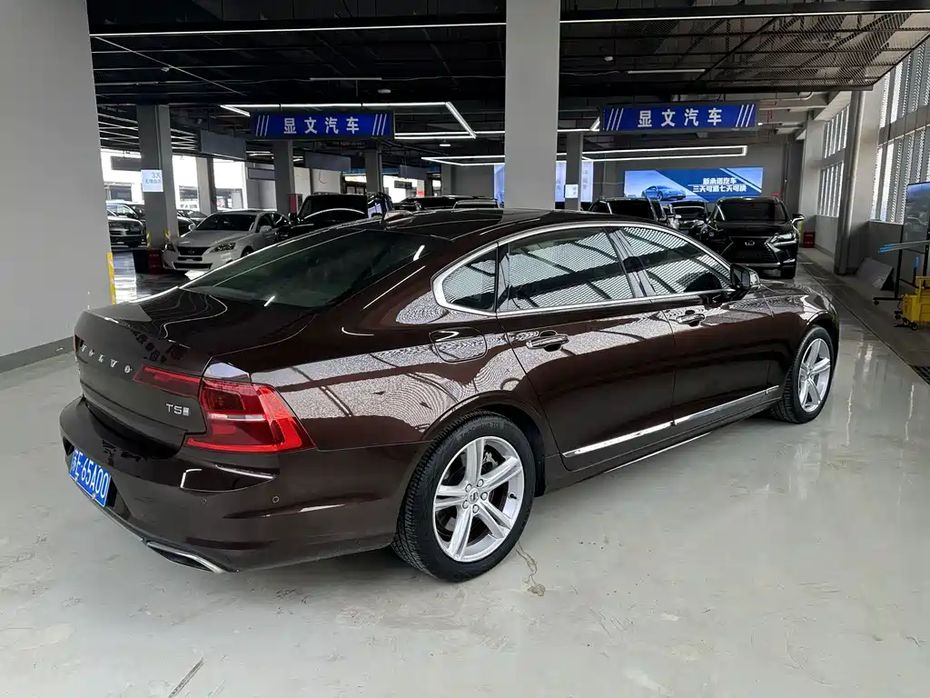 Volvo S90 — фото 6