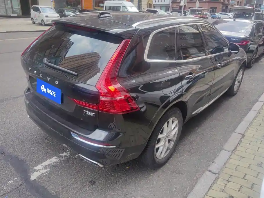 Volvo XC60 — фото 3