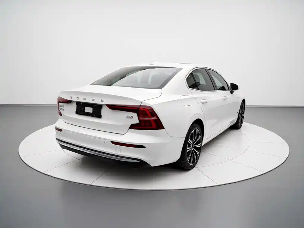 Volvo S60 — фото 10