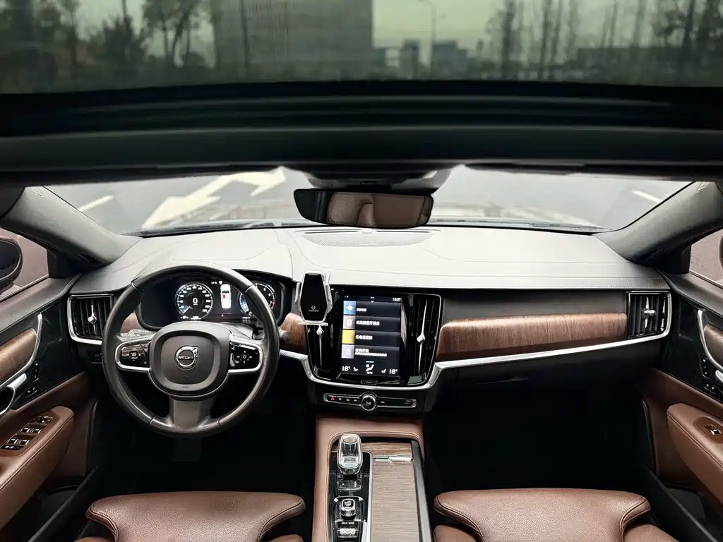 Volvo S90 — фото 7