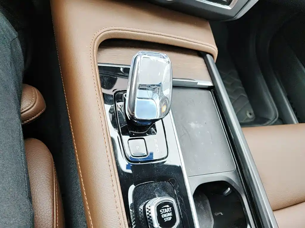 Volvo S90 — фото 19