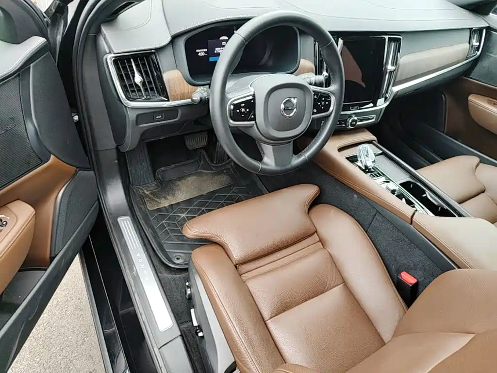 Volvo S90 — фото 21
