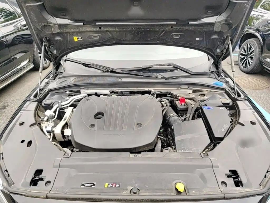 Volvo S90 — фото 25