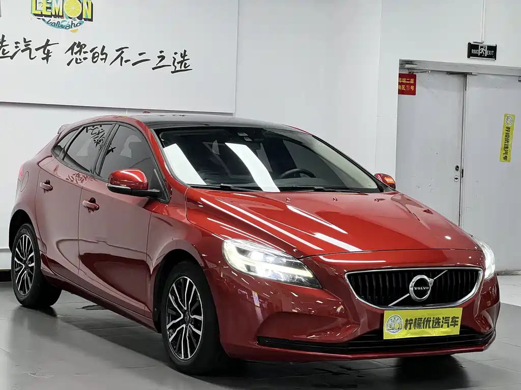Volvo V40 — фото 4