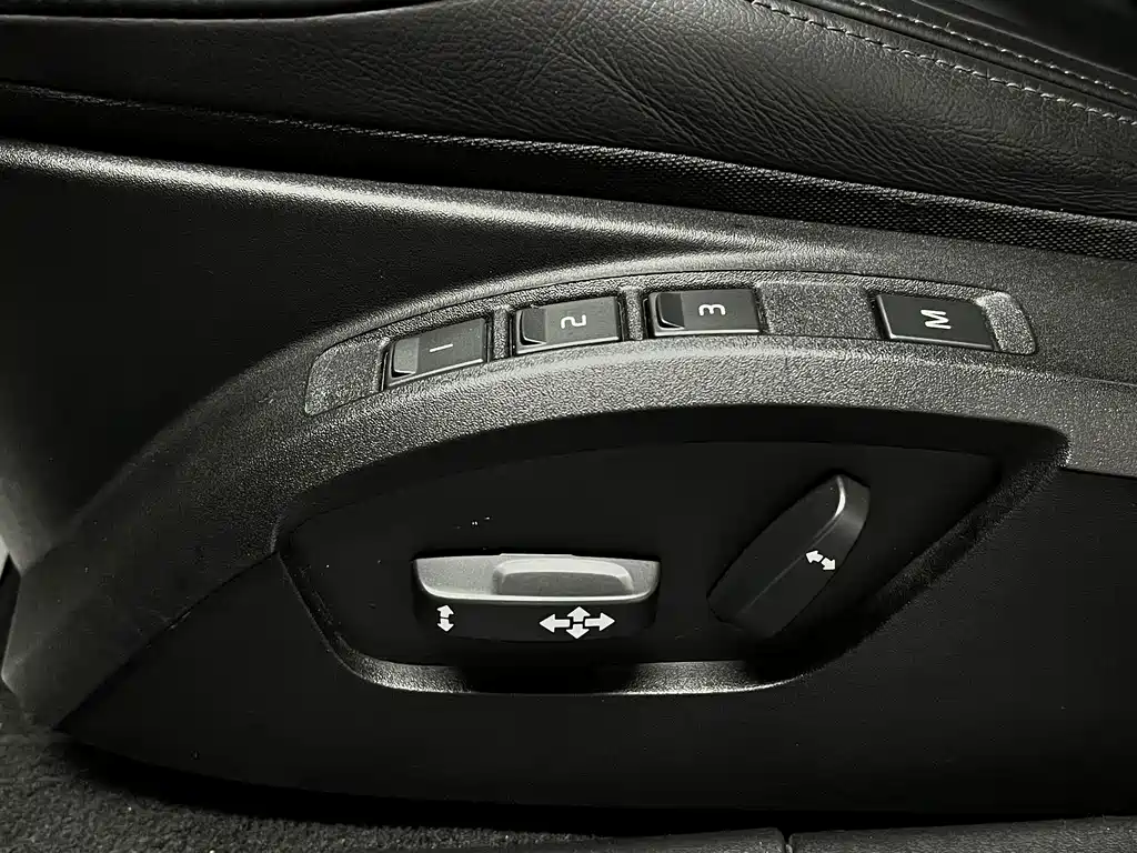 Volvo V40 — фото 37