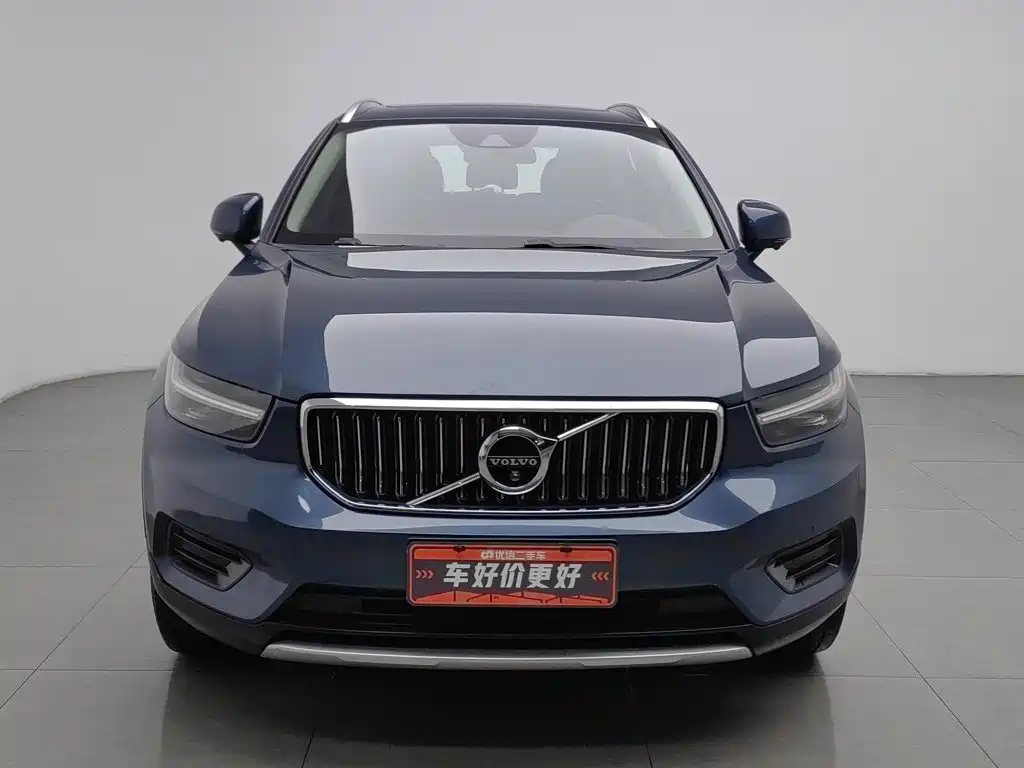 Volvo XC40 — фото 3