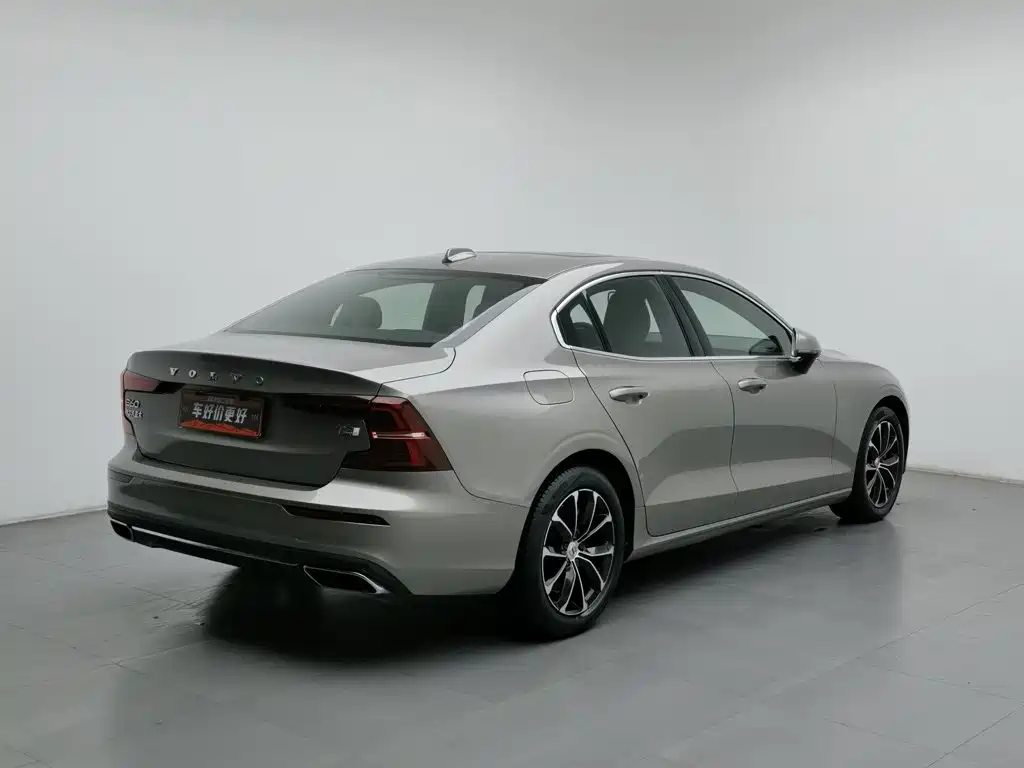 Volvo S60 — фото 2