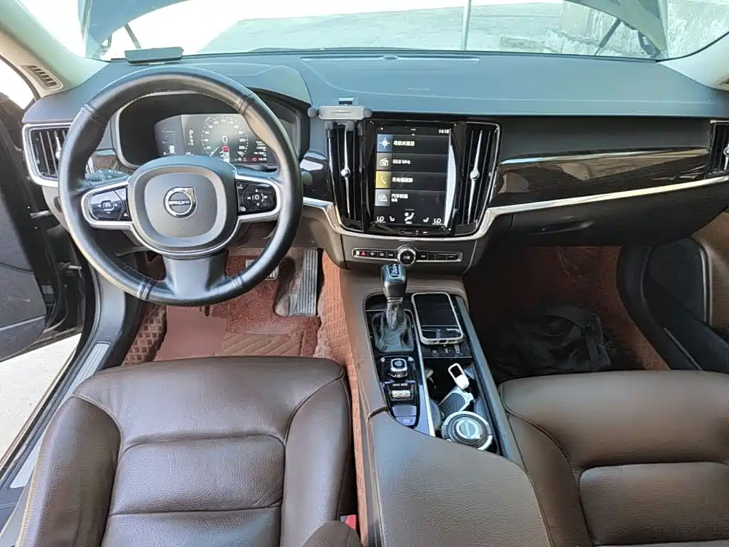 Volvo S90 — фото 10