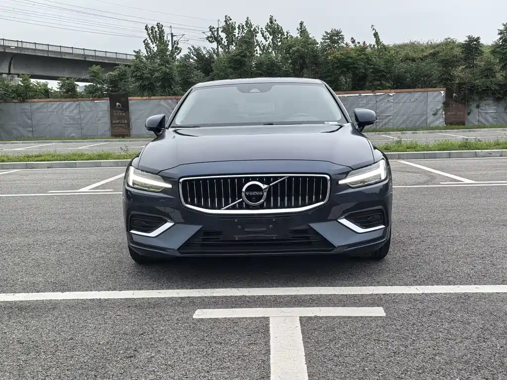 Volvo S60 — фото 2