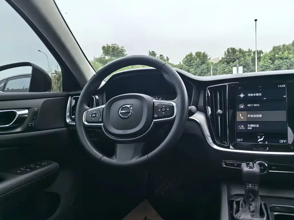 Volvo S60 — фото 11