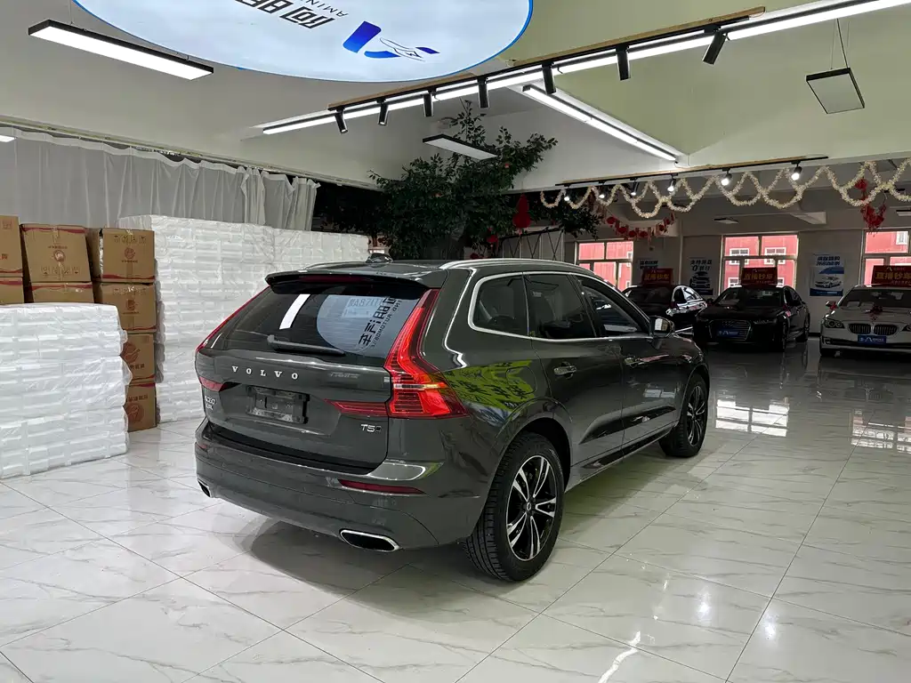 Volvo XC60 — фото 4