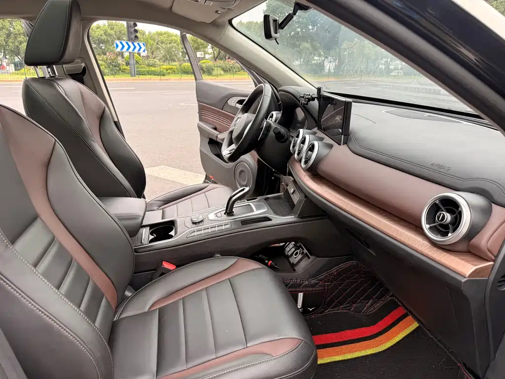 Wey Wey VV5 — фото 8