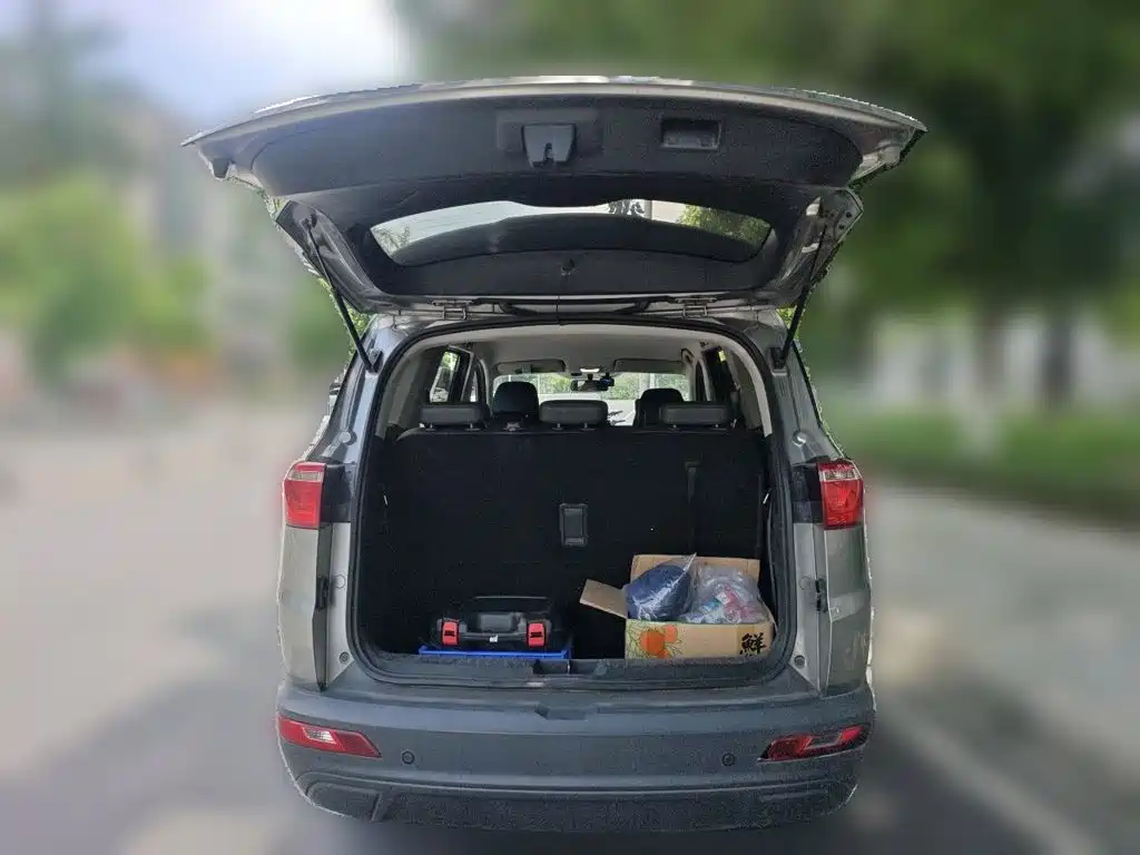 Wuling Hongguang S3 — фото 10