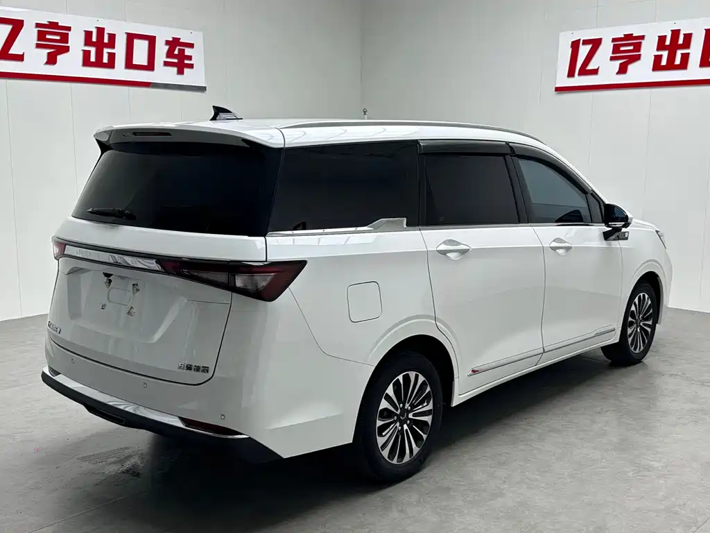 Wuling Jiachen — фото 21